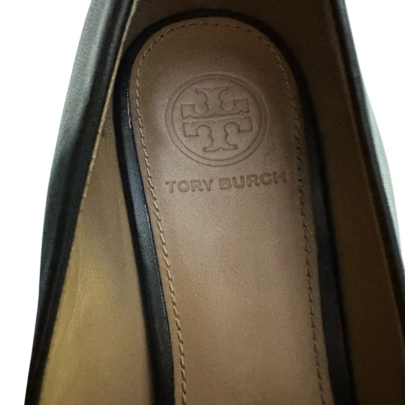 Tory Burch Everly 35mm Cap Toe Wedge
Nappa & Patent Leather Black Gold Size 6.5 - Picture 8 of 12